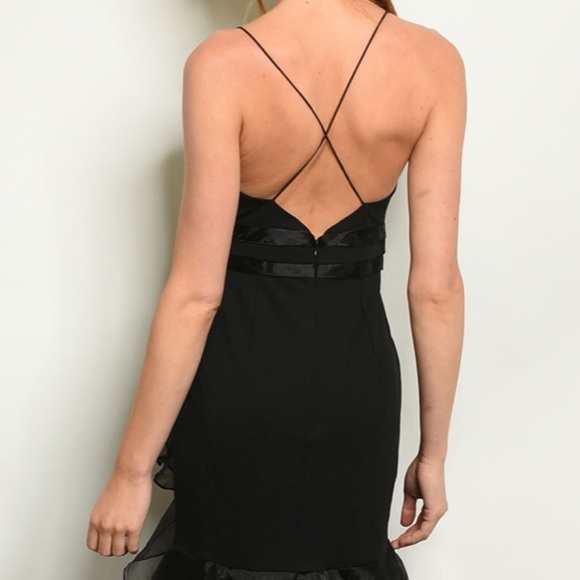 THE CLOTHING COMPANY black ruffled gown - Picture 3 of 8